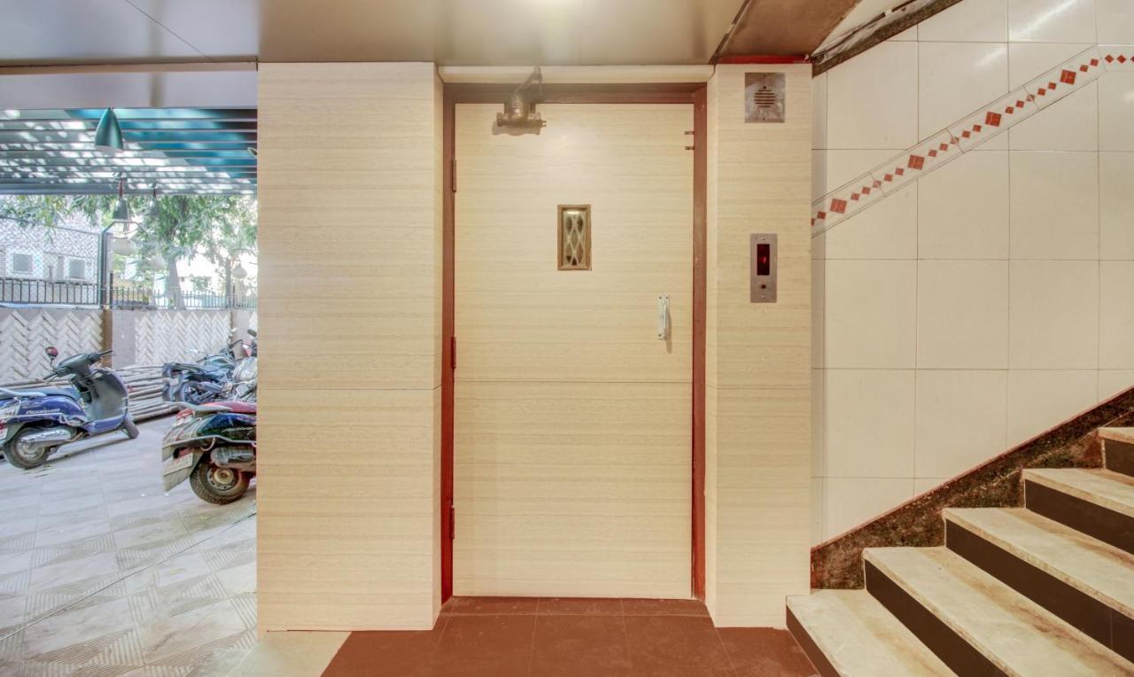 Hotel Treebo Cruz Royale Santacruz West Bombay Esterno foto
