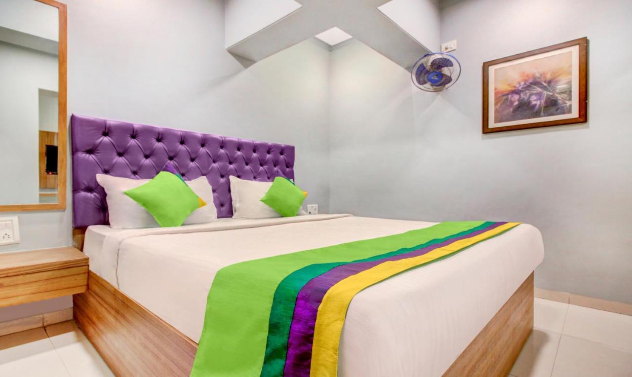 Hotel Treebo Cruz Royale Santacruz West Bombay Esterno foto