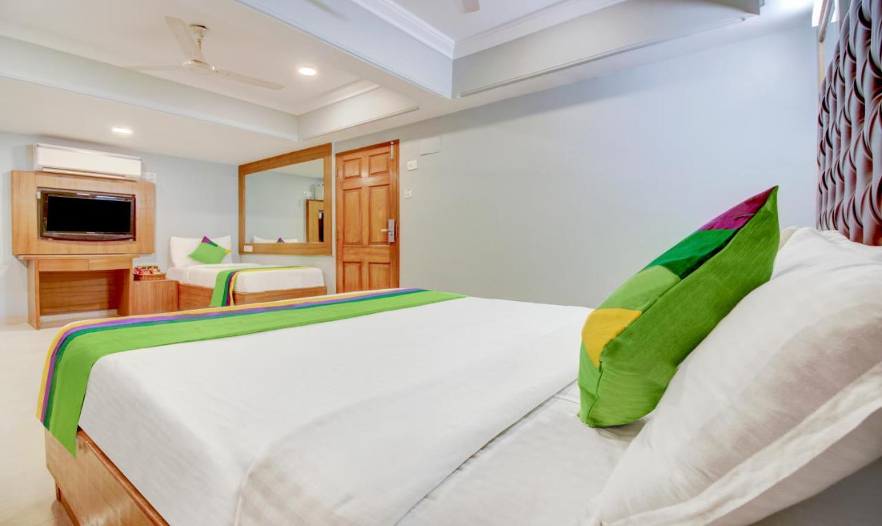 Hotel Treebo Cruz Royale Santacruz West Bombay Esterno foto