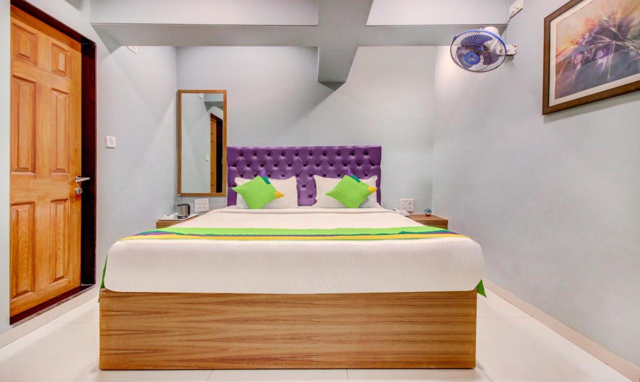 Hotel Treebo Cruz Royale Santacruz West Bombay Esterno foto