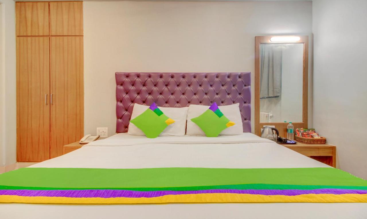 Hotel Treebo Cruz Royale Santacruz West Bombay Esterno foto
