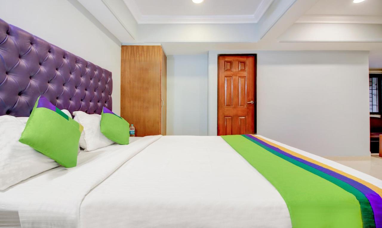 Hotel Treebo Cruz Royale Santacruz West Bombay Esterno foto