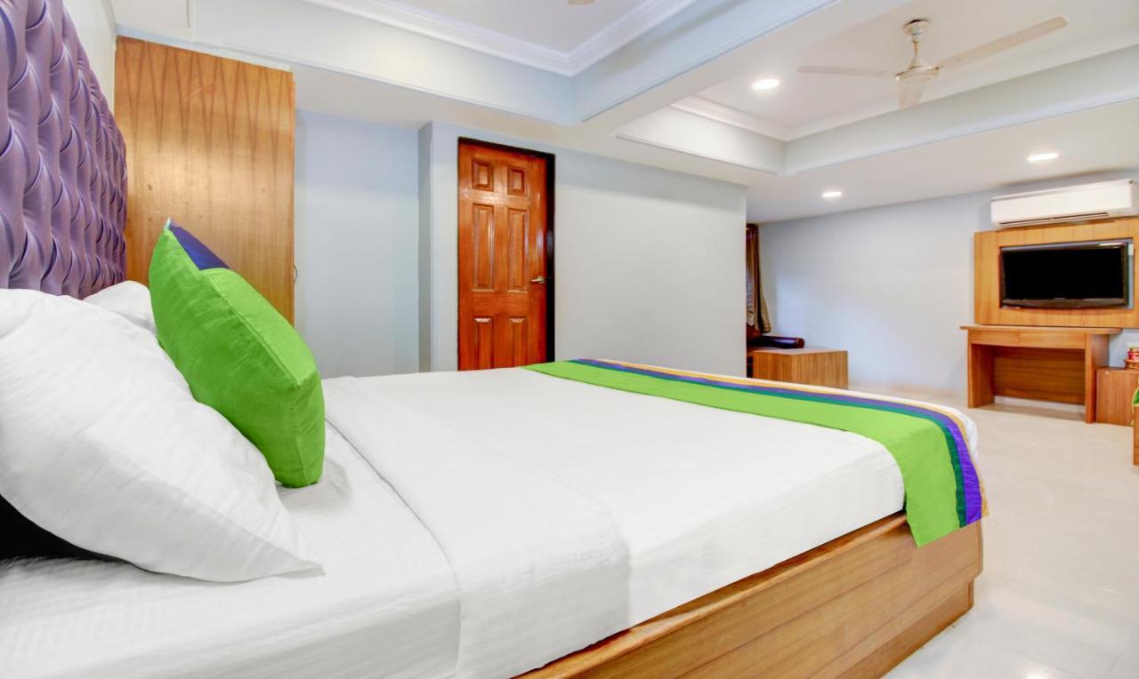 Hotel Treebo Cruz Royale Santacruz West Bombay Esterno foto